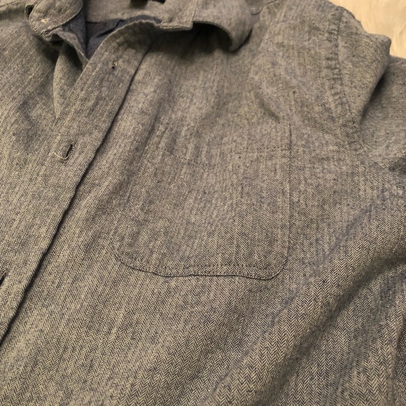 3/$20 Gap Button Up size L - Picture 3 of 4
